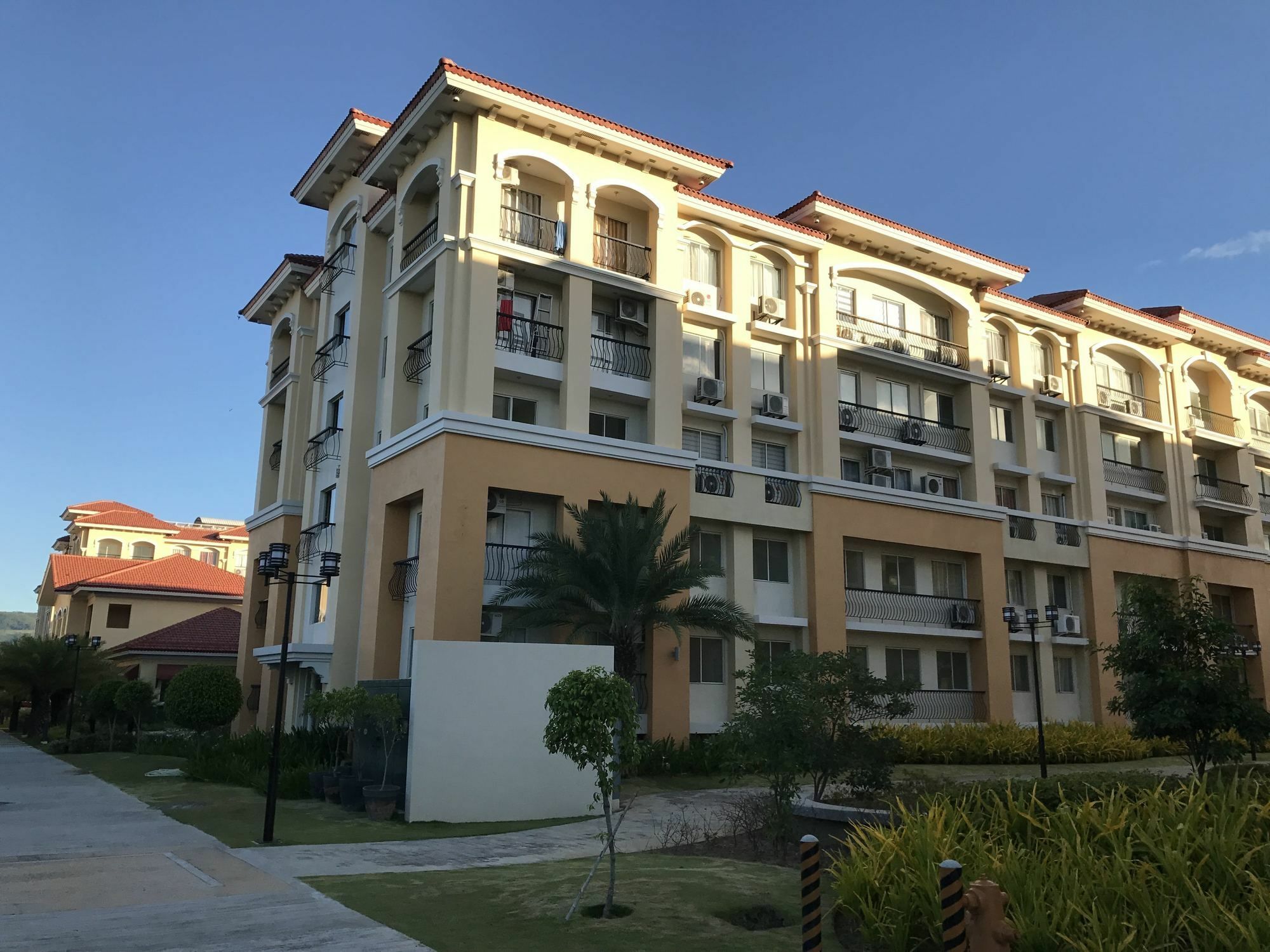 San Remo Oasis Serviced Apartments Себу Экстерьер фото